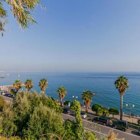 Al Grande Pino - A Picco Sul Mare Arenzano